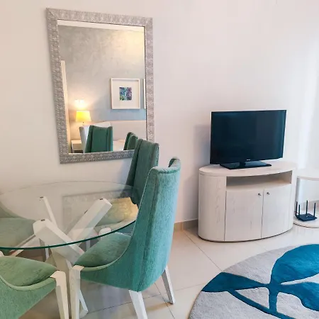 The Signature Vacation Homes In Downtown Dubai-3